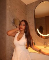 Avni Indian escort in Dubai